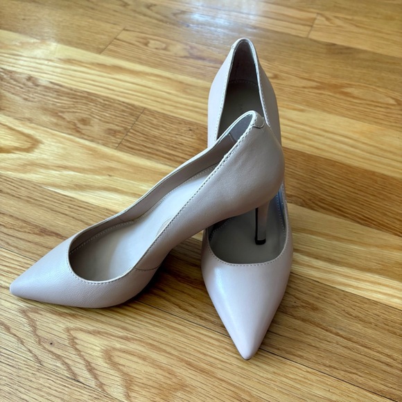 Banana Republic Shoes - Banana Republic Cream Colored Women's High Heels size 7